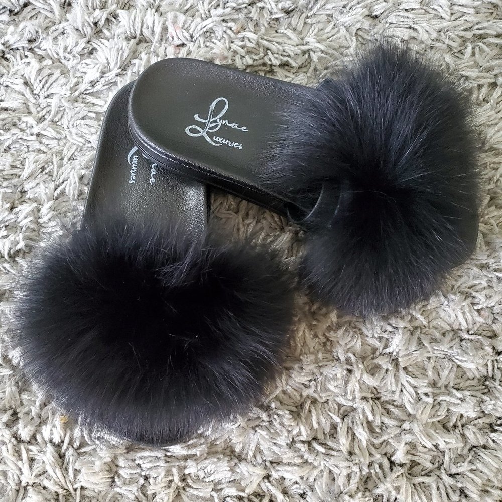 Fur slides black size 8